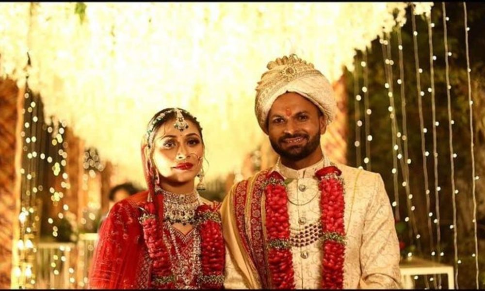 Indian pacer Mukesh Kumar ties knots to long-term girlfriend Divya, check out photos