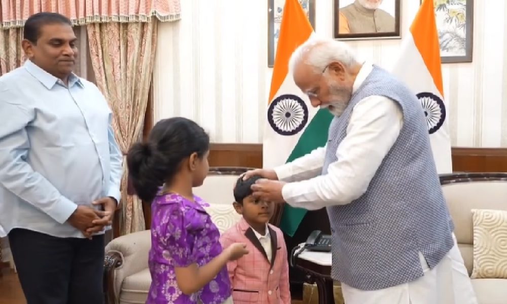 PM Modi shows ‘coin trick’ to children, playful VIDEO draws eyeballs