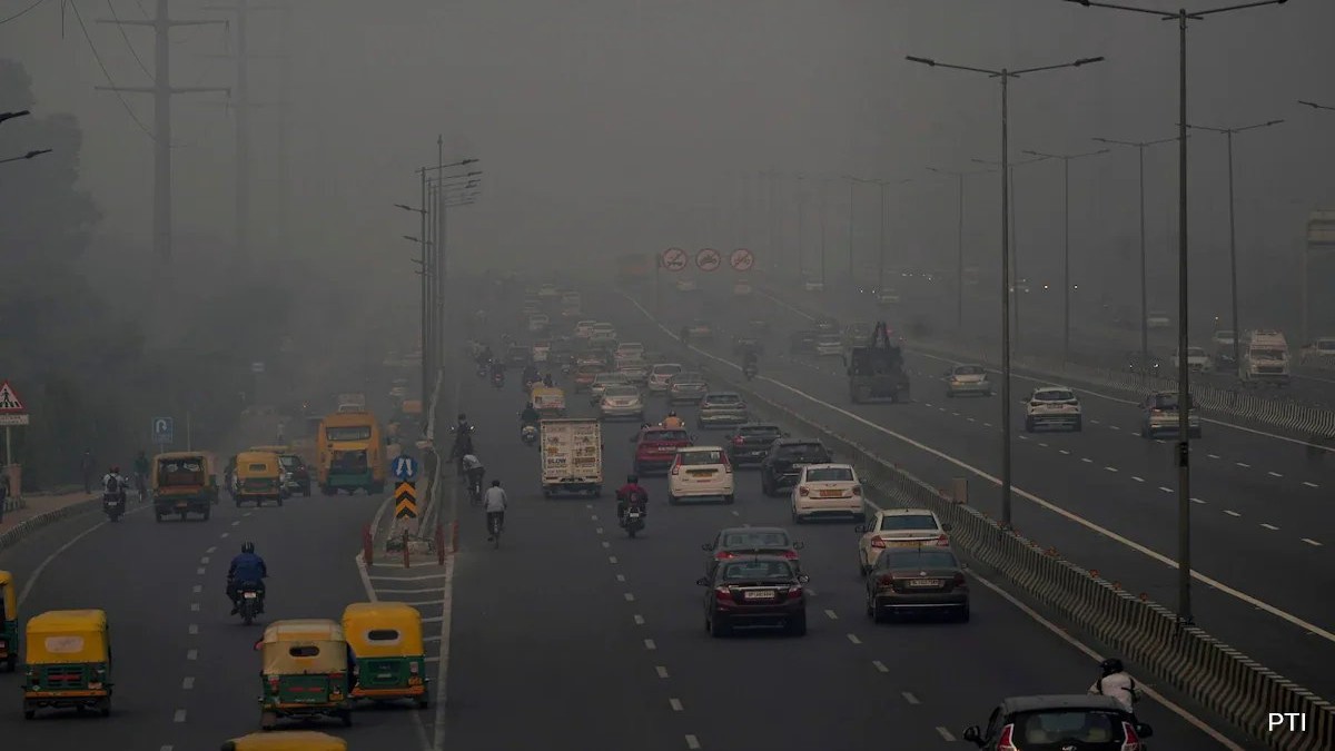 At AQI of 310, air quality in Delhi continues to remain in ‘very poor’ category