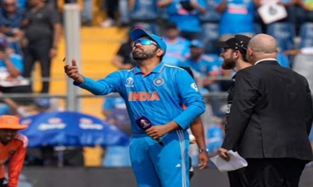 Ex-Pak pacer levels ‘toss fixing’ charge at Rohit Sharma, gets schooled by Wasim Akram (VIDEO)