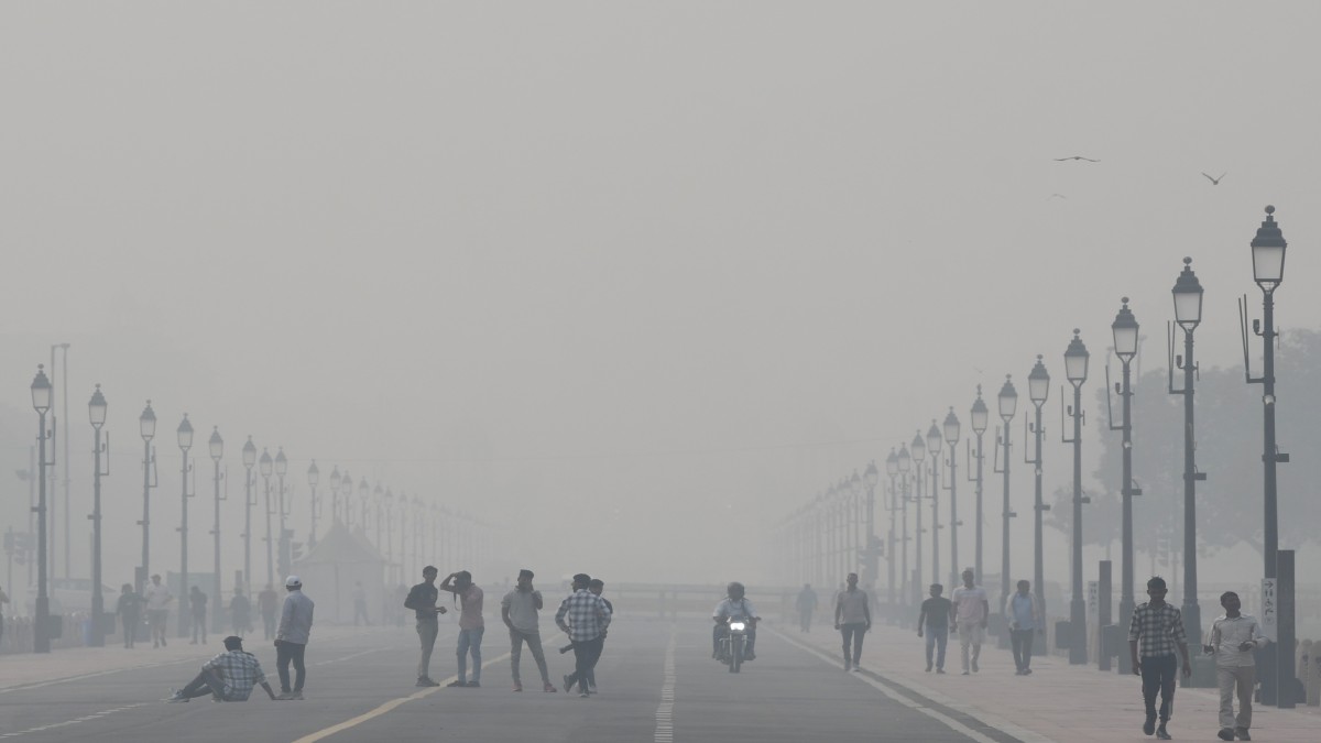 Delhi continues to suffer ‘Severe’ air quality levels, toxic smog persists
