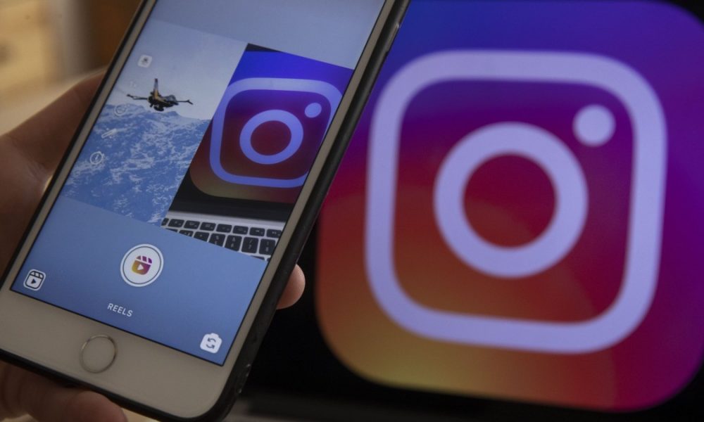Instagram now allows you to restrict access to your feed and highlight reels to your close friends
