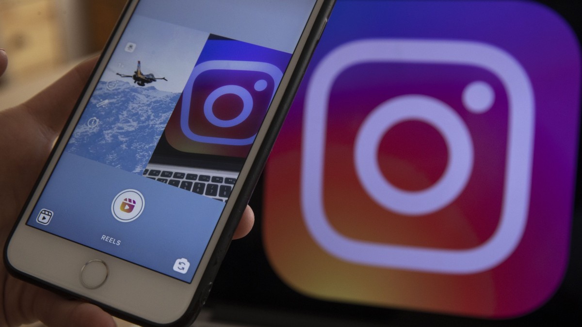 Instagram now allows you to restrict access to your feed and highlight reels to your close friends