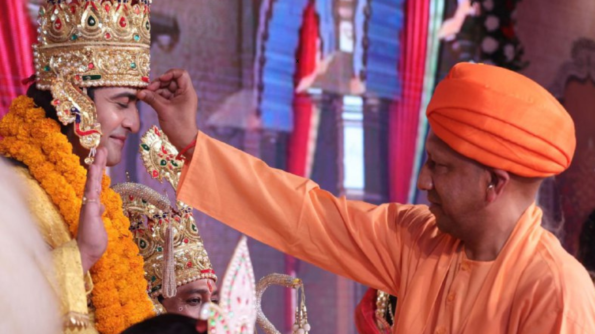 Scene of Lord Ram’s return to Ayodhya by Pushpak Viman recreated