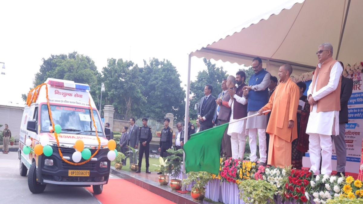 CM Yogi issues strict guidelines to Transport Department in view of road accidents in the state