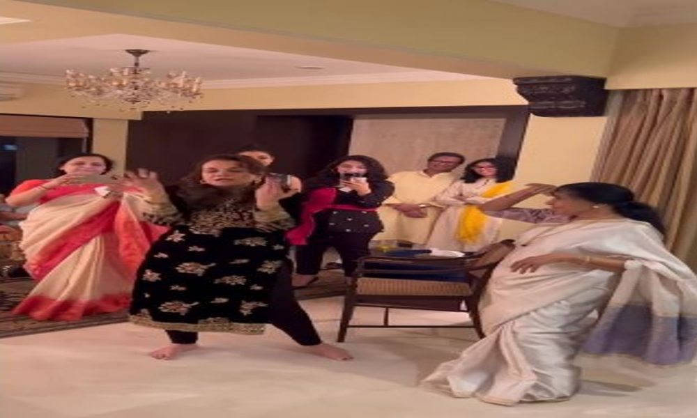 Video of Veteran Singer Asha Bhosle and Mumtaz on 70s song ‘Koi Sehri Babu’ goes viral, watch