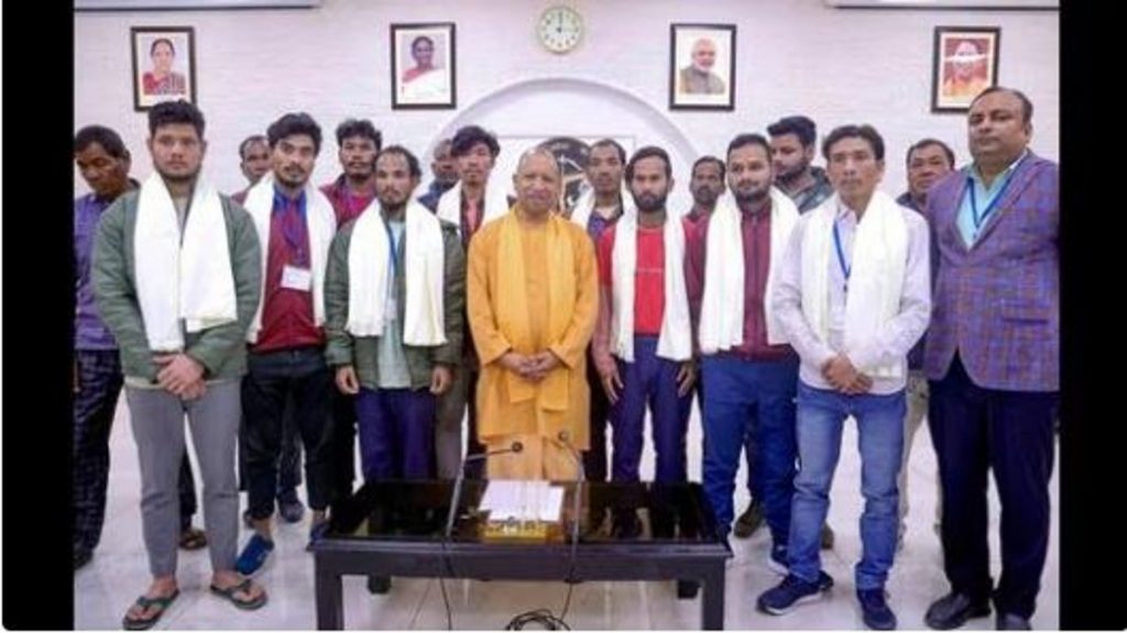 Yogi meets rescued workers
