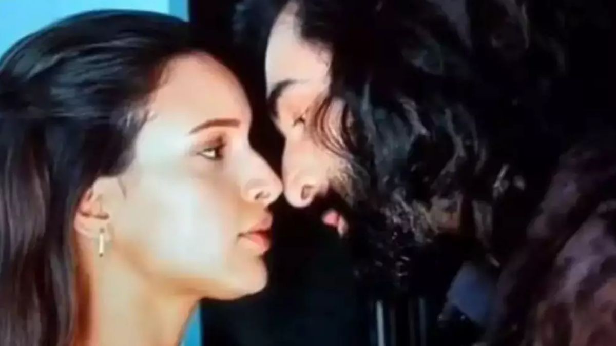 Ranbir Kapoor and Tripti Dimri Scene: 30 years before Ranbir and Tripti Dimri which superstar and actress shocked the audience with their “lovemaking” scene?