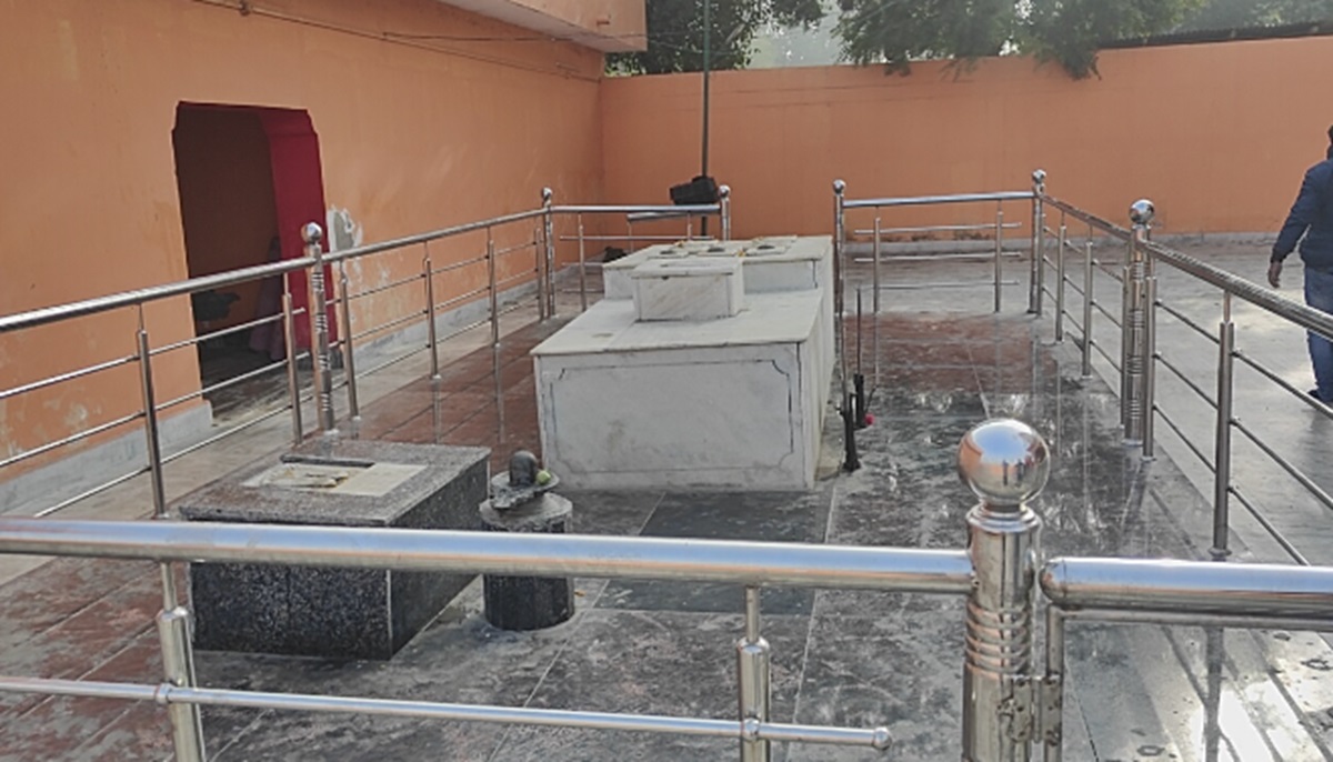 Ayodhya - Raja Dasharath Samadhi Sthal - 2