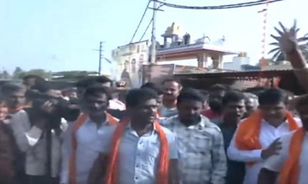 BJP, JDS start padyatra from Keragodu village amid Mandya flag hoisting controversy