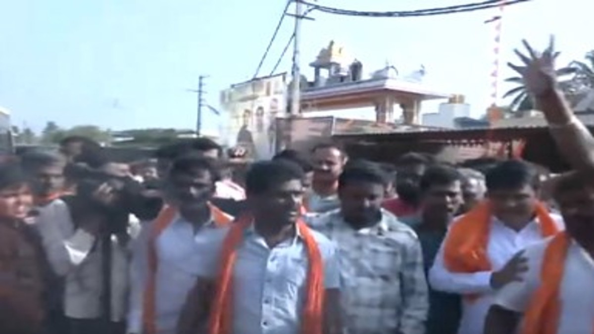 BJP, JDS start padyatra from Keragodu village amid Mandya flag hoisting controversy