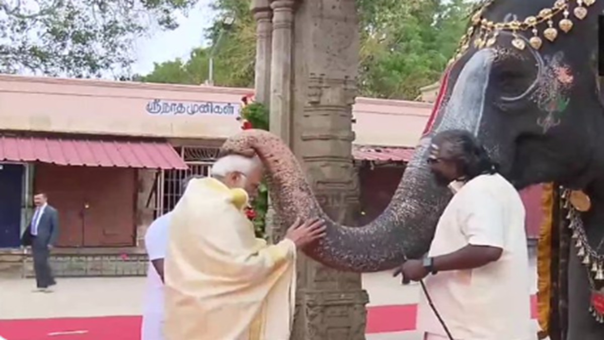 PM Modi offers prayers at Sri Ranganathaswamy Temple, blessed by elephant named ‘Andal’