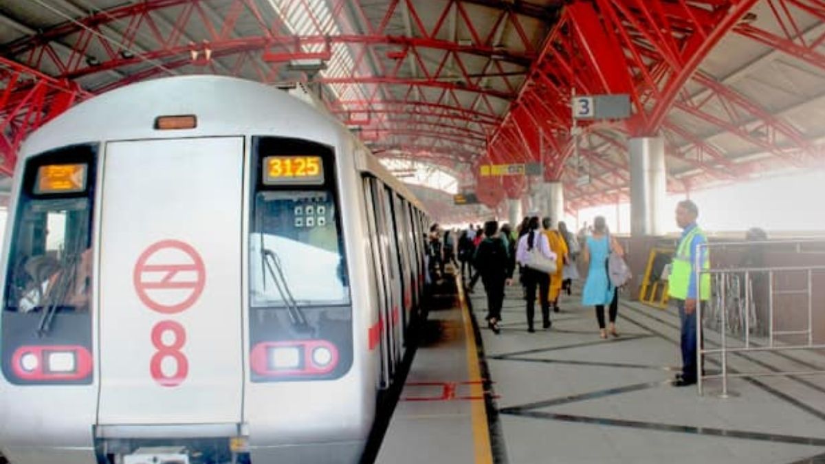 Delhi Metro viral Video