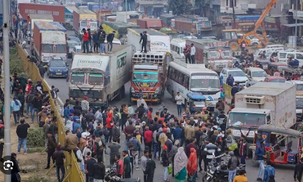Countrywide Trucker’s strike called off, Govt assures to consult stakeholders before implementing law