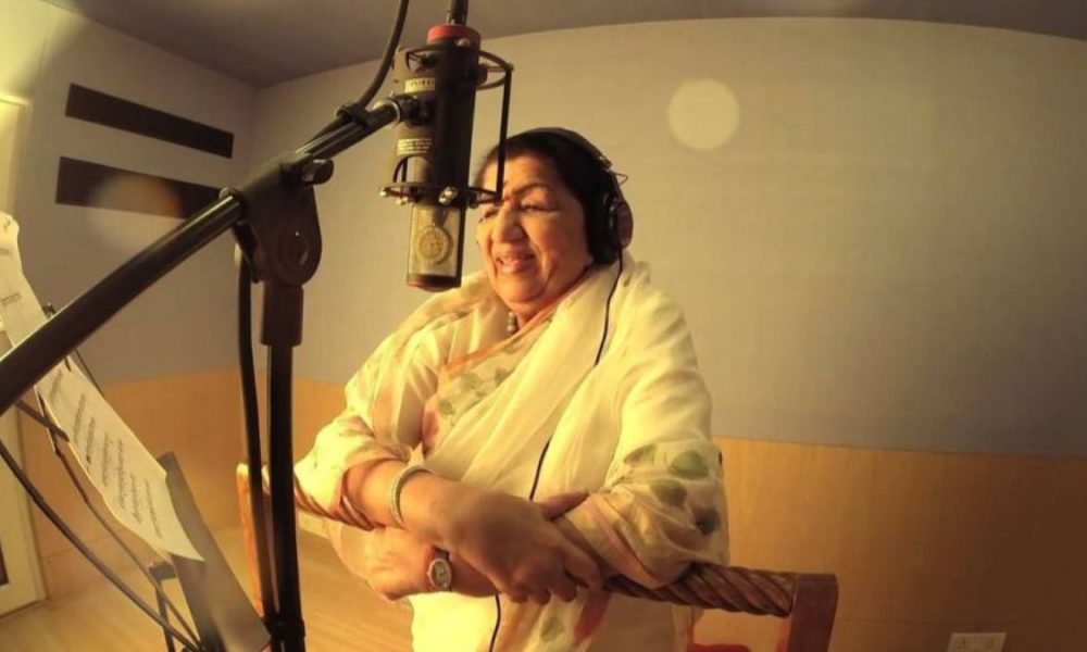 Viral: AI Sings Ram Aayenge in Lata Mangeshkar’s voice, leaves netizens speechless