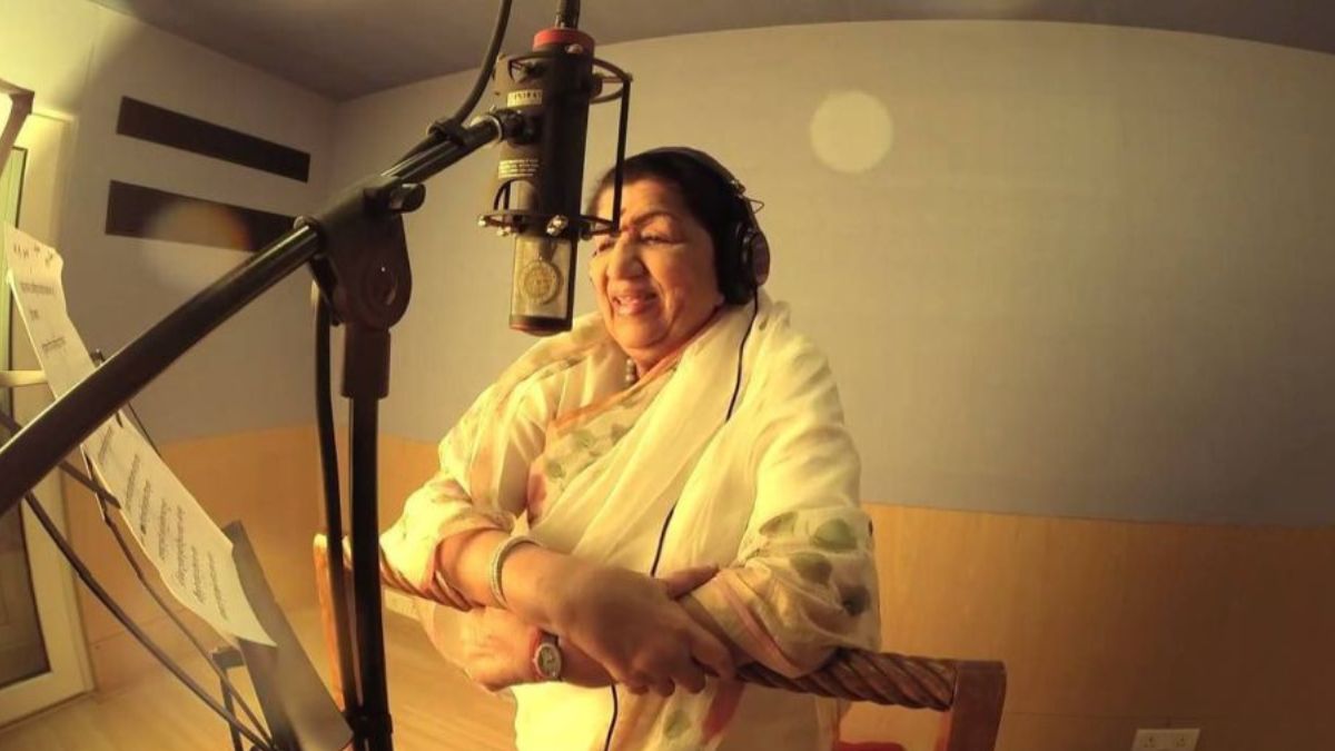 Viral: AI Sings Ram Aayenge in Lata Mangeshkar’s voice, leaves netizens speechless