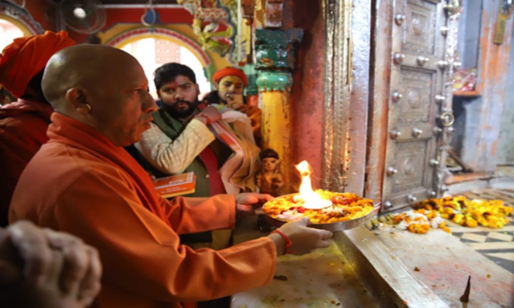 CM Yogi offers prayers at Hanumangarhi, takes stock of preparations for ‘Pran Pratistha’