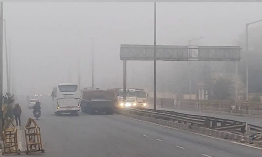 Dense fog reduces visibility, flights delayed as Delhi wakes up to freezing Sunday morning