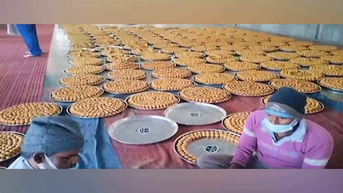 UP: Confectioners from Varanasi, Gujarat in Ayodhya to make 45 tonnes of laddus for ‘Pran Pratishtha’ ceremony