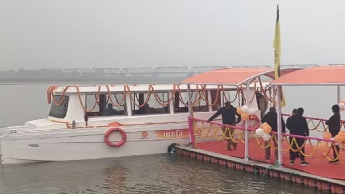 CM Yogi inaugurates solar-powered boat in Saryu River (VIDEO)