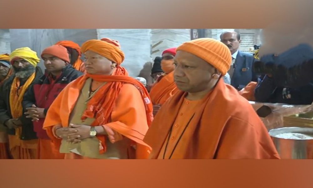 UP: CM Yogi offers prayers at Gorakhnath Temple on Makar Sankranti