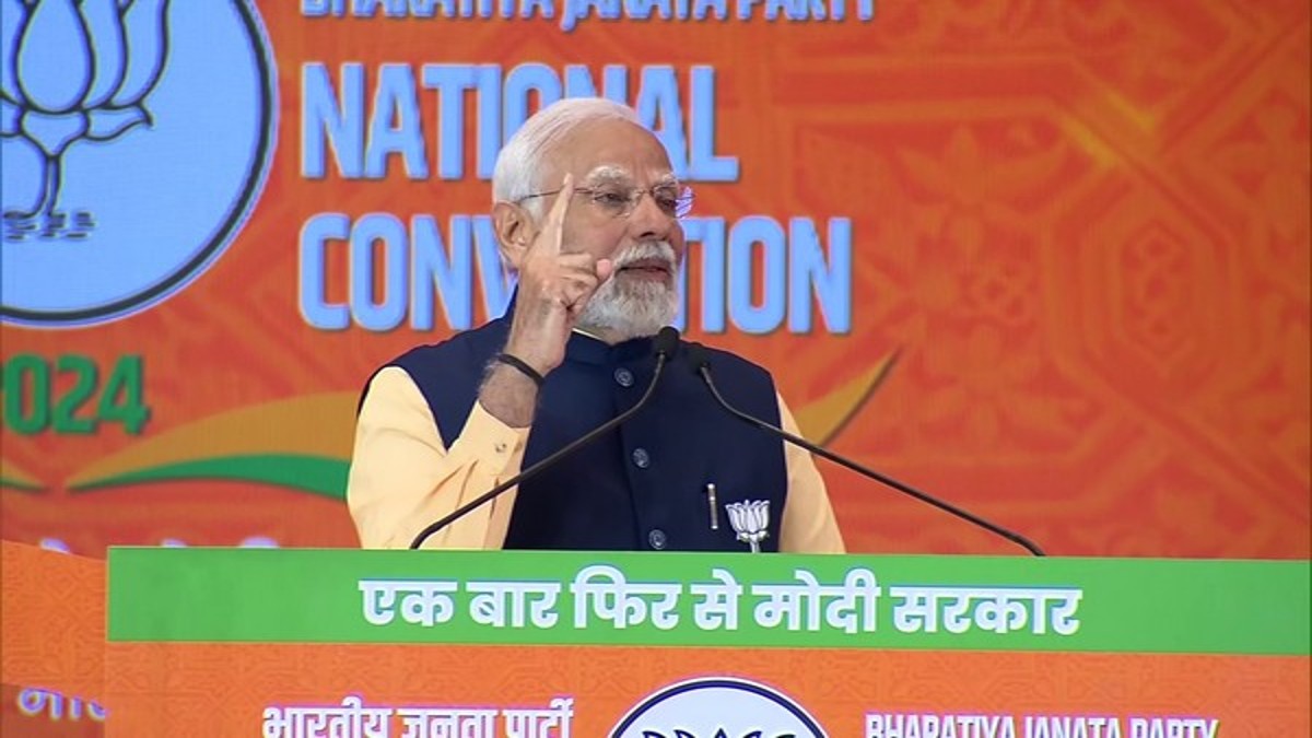 “We’ve to win everyone’s trust in next 100 days”: PM Modi in rousing address at BJP convention
