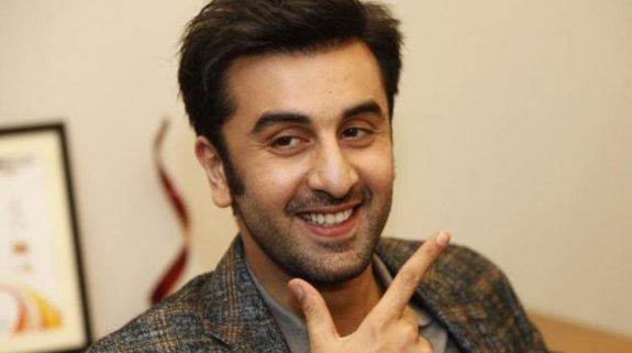 Viral: Ranbir Kapoor confesses staring at teacher’s legs underneath her skirt in old video, says, “Vahi let jaata”