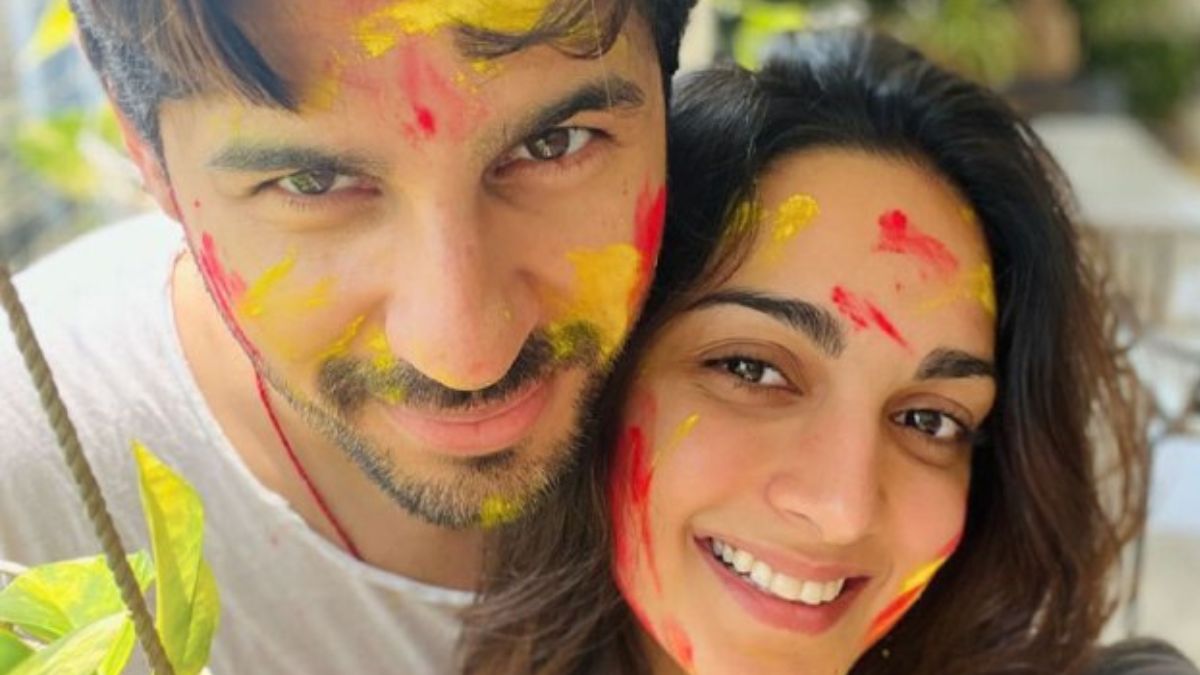 Watch: Kiara Advani and Sidharth Malhotra share adorable pictures of their Holi 2024 celebrations, netizens say, “cutest couple”