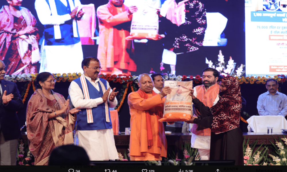 CM Yogi Adityanath inaugurates 1,100 Annapurna Bhawans in Uttar Pradesh