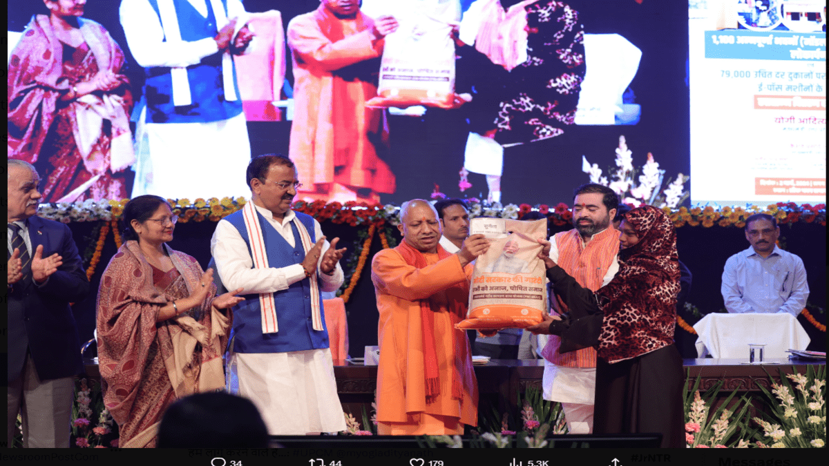 CM Yogi Adityanath inaugurates 1,100 Annapurna Bhawans in Uttar Pradesh