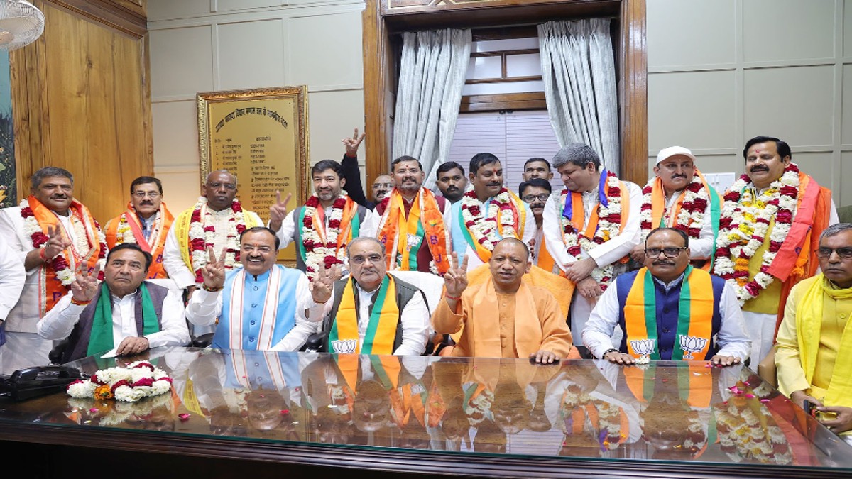 All 7 BJP MLC candidates file nominations in the presence of CM Yogi