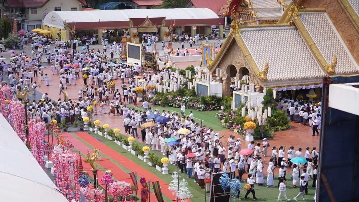Thailand: Over 2 lakh devotees pay respects to Buddha’s relics on last day of exposition in Ubon Ratchathani