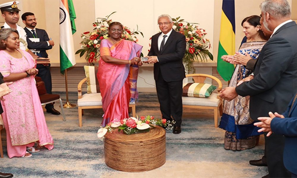 President Murmu presents RuPay card to Mauritius PM Jugnauth; discusses bilateral relations