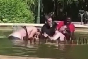 Watch: Video showing man nearly drowning a woman in fountain water goes viral, netizens react 