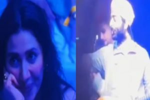 Singer Arijit Singh stops midway during a concert after spotting Mahira Khan.. see what happens next