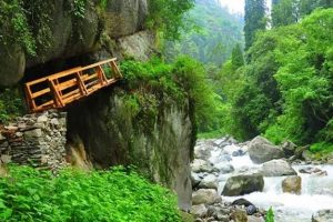 Explore the Best Tourist Destinations in Himachal to escape the Summer Heat !