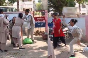 Watch: Video of lady cops thrashing female vegetable seller surfaces on internet, netizens react