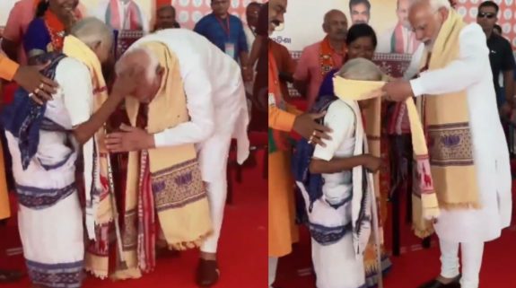 In Odisha’s Kandhamal: PM Modi bows down, seeks blessings from Padma awardee Purnamasi Jani