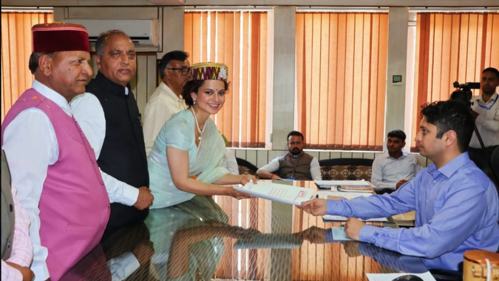 Kangana files nomination