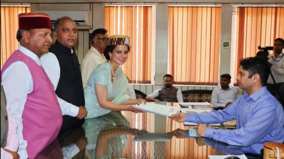 “People of Mandi and their love brought me here” says Kangana Ranaut after filing nomination from Mandi