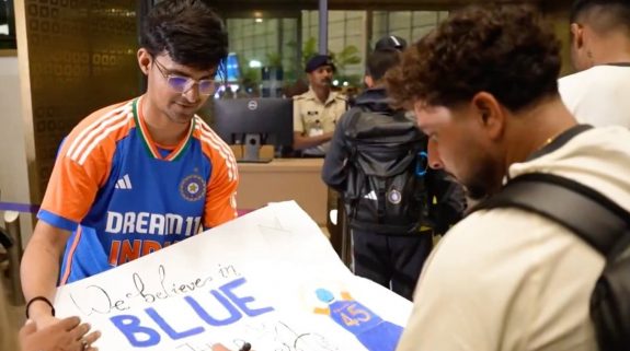 Amidst Hardik’s visible absence, Team India lands in the USA to begin their World Cup campaign
