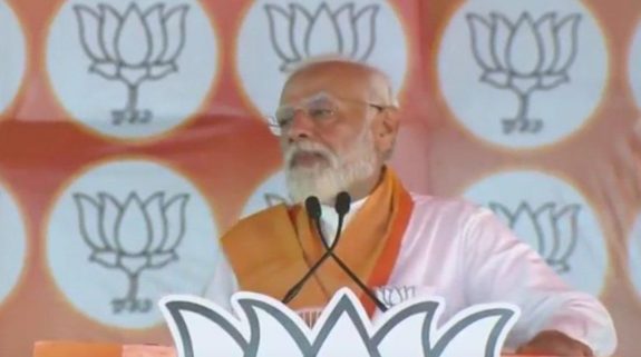 “Why such mountains of notes are recovered from those close to Congress’ first family”: PM Modi over Jharkhand cash recovery