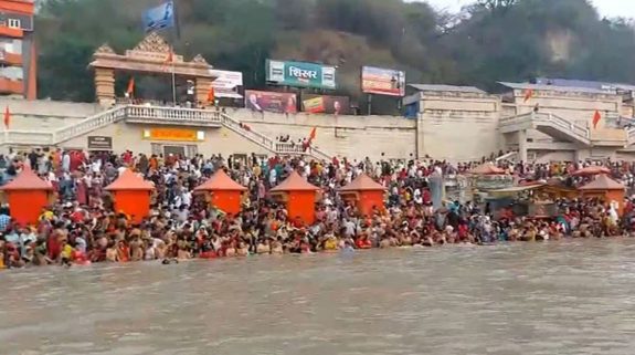 Uttarakhand: Devotees take holy dip in Ganga at ‘Har ki Pauri’ on Buddha Purnima