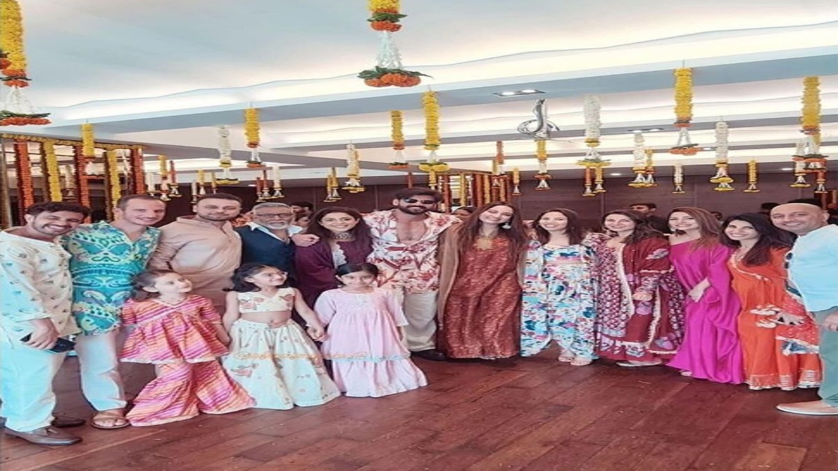 Sonaskhi Sinha-Zaheer Iqbal Wedding: Couple shines in lovely outfit at the Mehendi Celebration