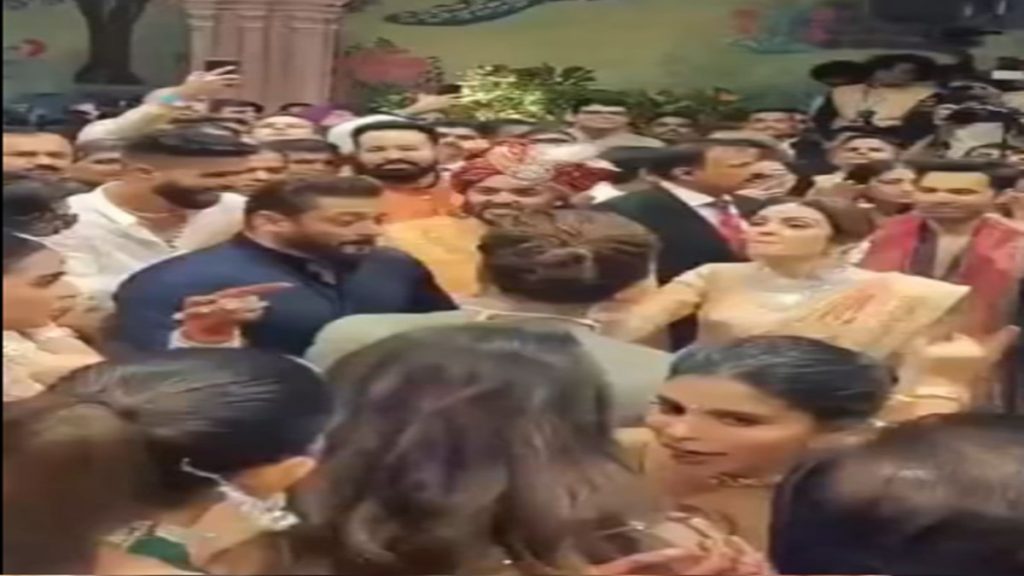 SRK dance with nita ambani at wedding