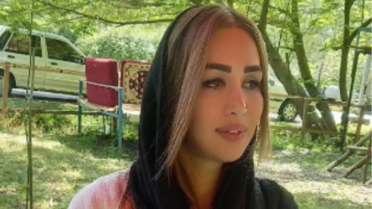 Iranian Woman punished for wearing HIjab in an Improper way, was shot by Cops while driving