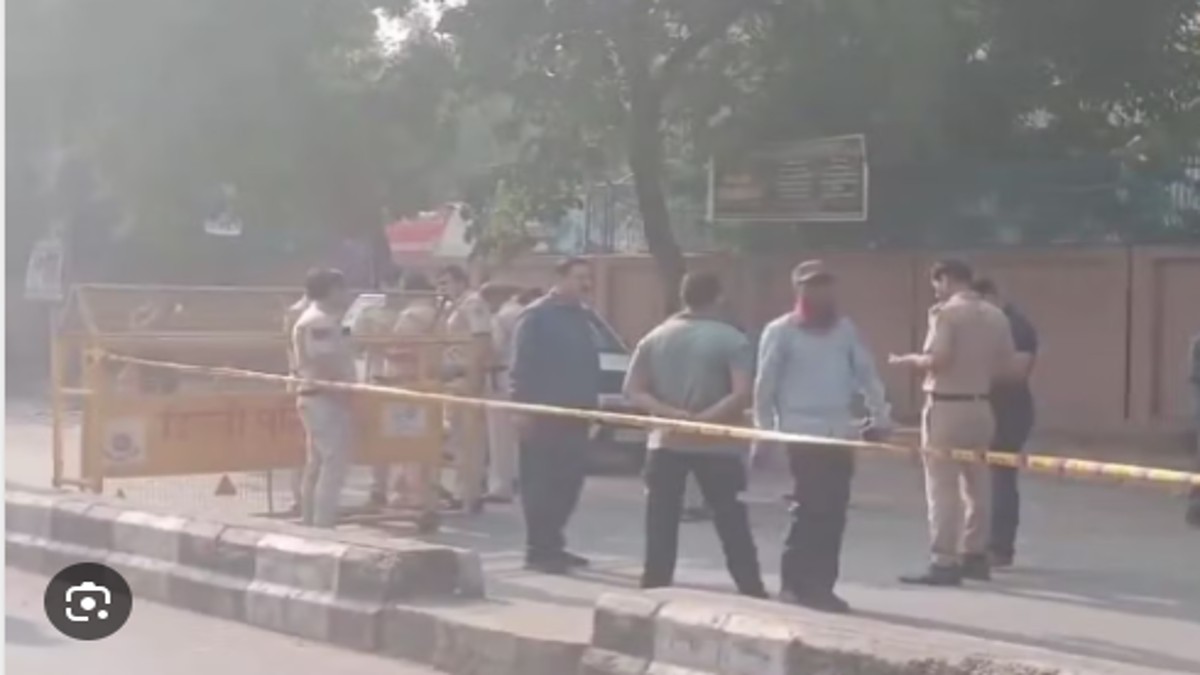 Delhi: Blast reported outside CRPF school in Rohini, search underway
