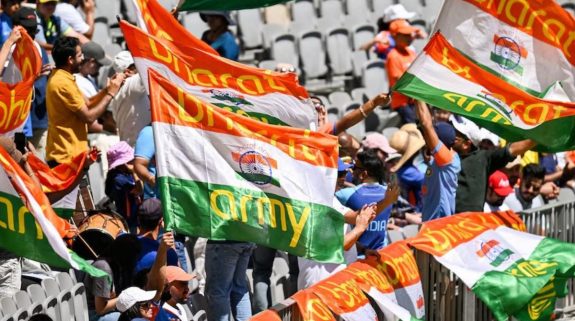 “Design a new flag…”- Sunil Gavaskar vents out at Bharat Army for disrespecting the Tiranga!