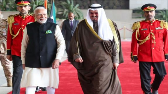 PM Modi receives rousing ceremonial welcome, Guard of Honour in Kuwait