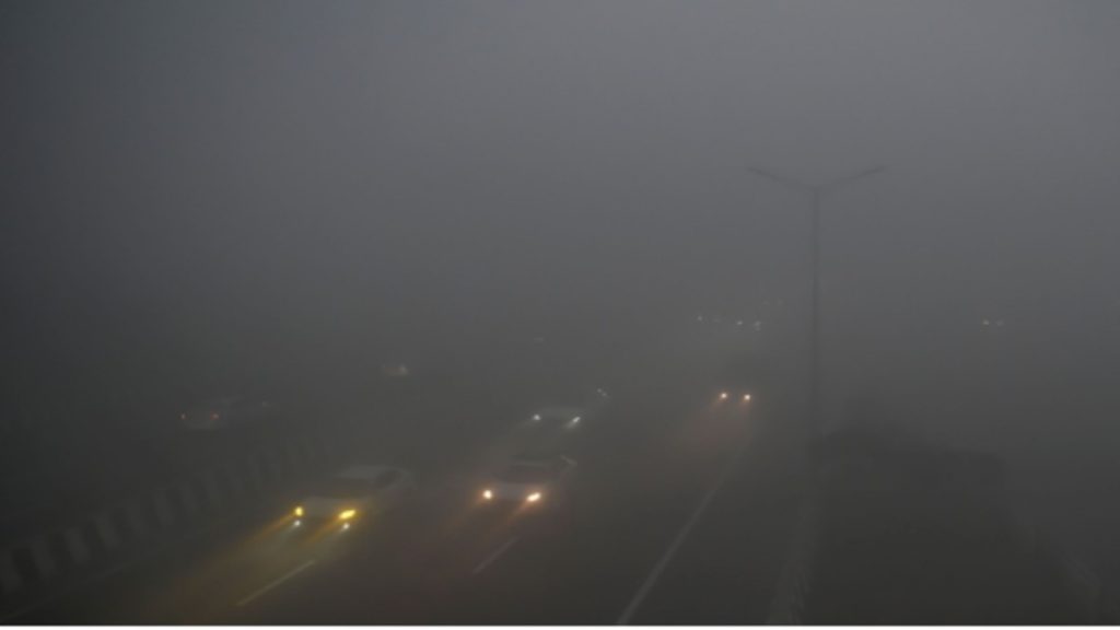 dense fog in delhi